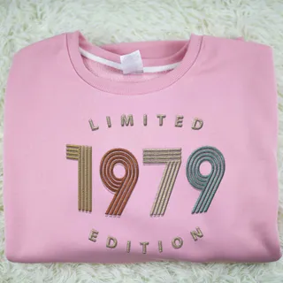 Limited Edition 1979 Embroidered Sweatshirt – Pink