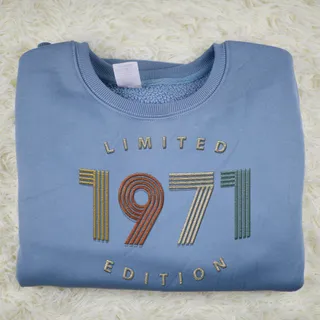 Limited Edition 1971 Embroidered Sweatshirt – Blue