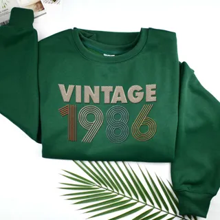 Vintaged 1986 Embroidered Sweatshirt – Forest Green
