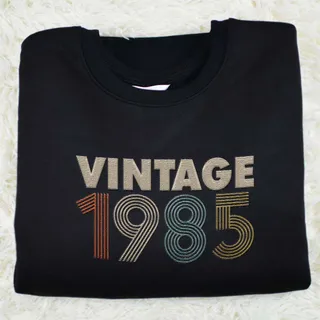 Vintaged 1985 Embroidered Sweatshirt – Black