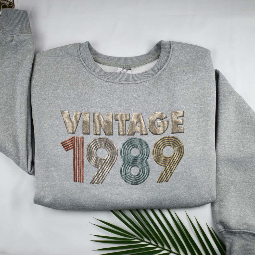 Vintaged 1989 Embroidered Sweatshirt
