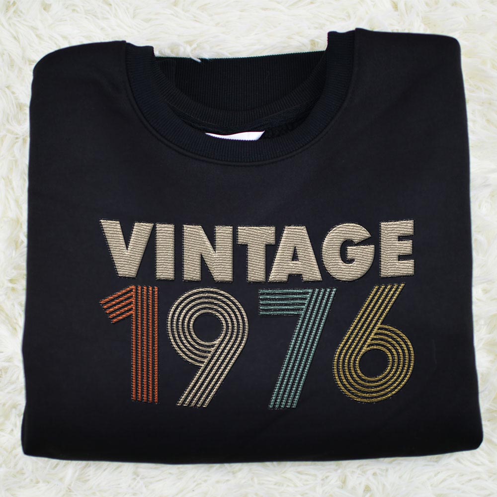 Vintaged 1976 Embroidered Sweatshirt