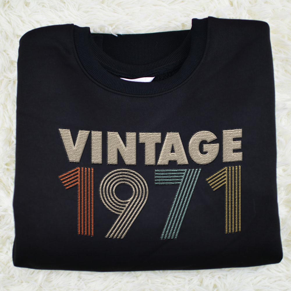 Vintaged 1971 Embroidered Sweatshirt
