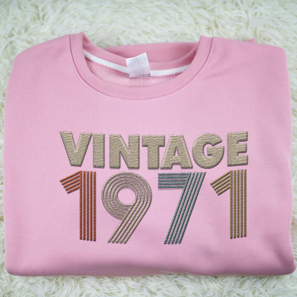 Vintaged 1971 Embroidered Sweatshirt